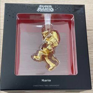 Hallmark gold Super Mario ornament. LE 2000 SDCC